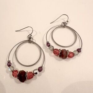 Dangle earrings with beads